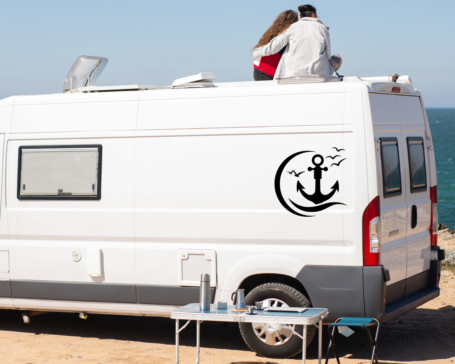 Autocollant nautique en vinyle – ancre, mouettes et vague