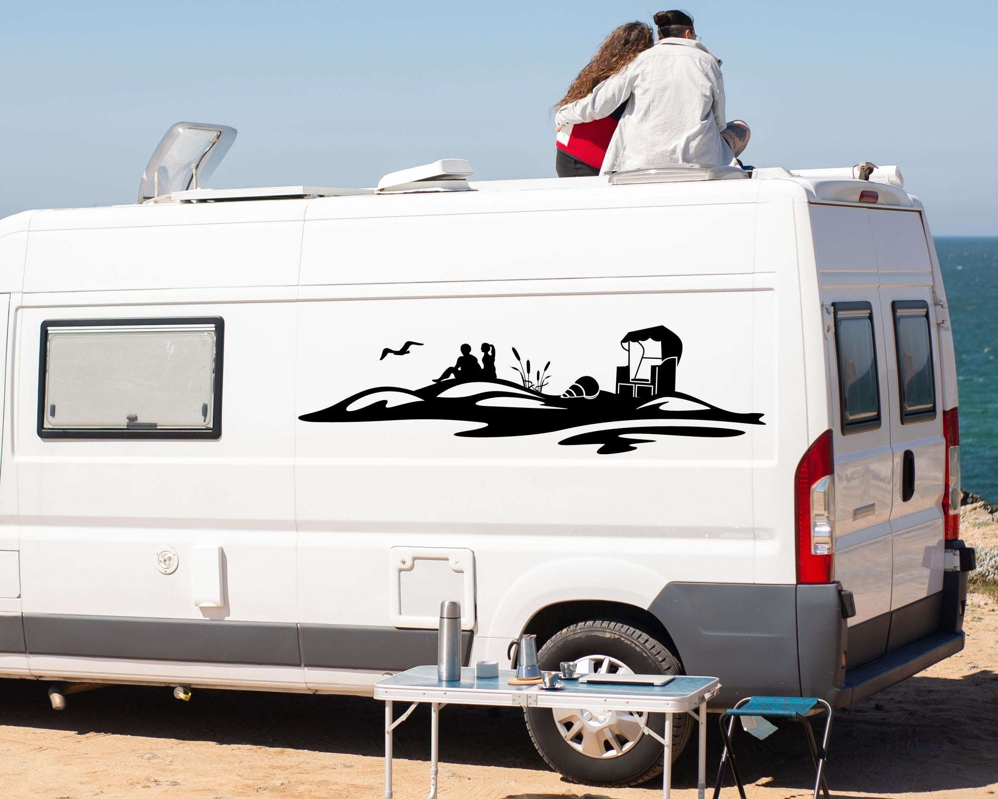 Vinyl Aufkleber Strand Szene mit Pärchen, Dünen & Strandkorb