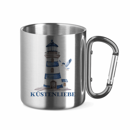 Edelstahltasse mit Karabinergriff Küstenliebe mit Leuchtturm